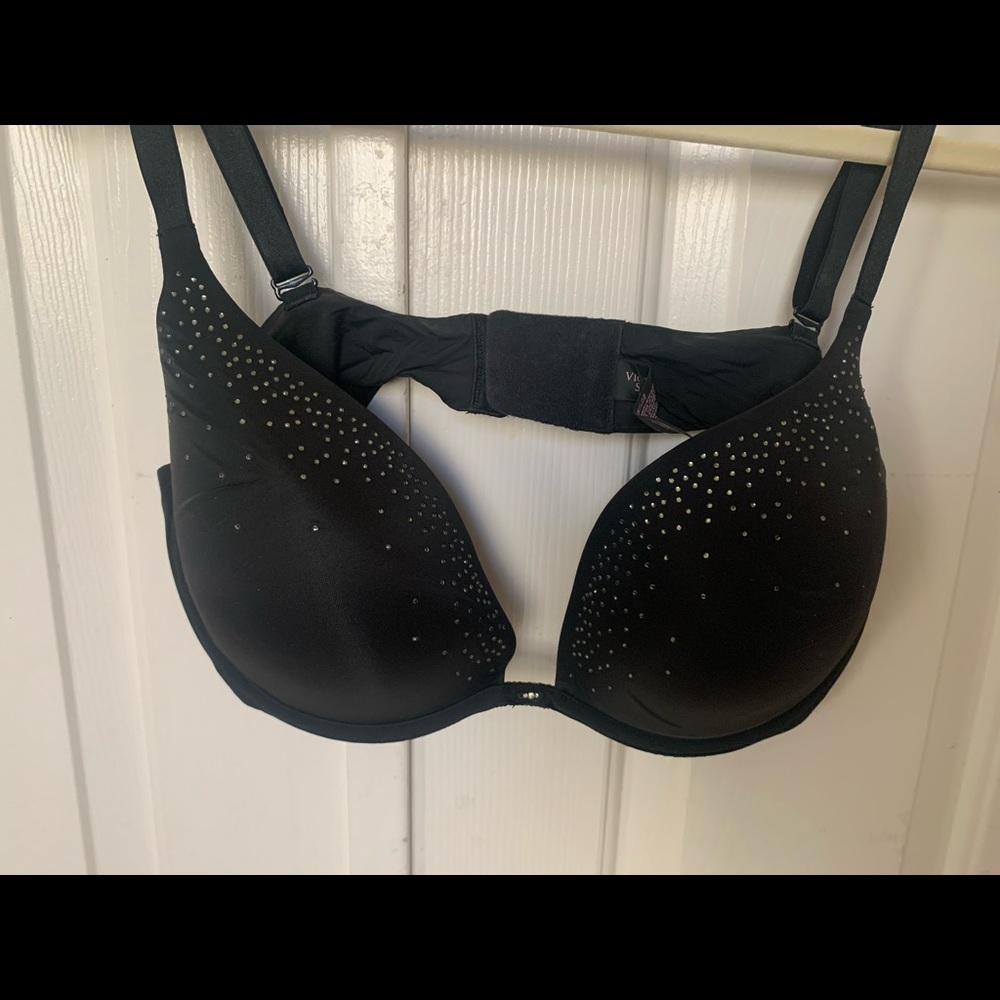 Victoria’s Secret plunge push-up Bra. Size 38D